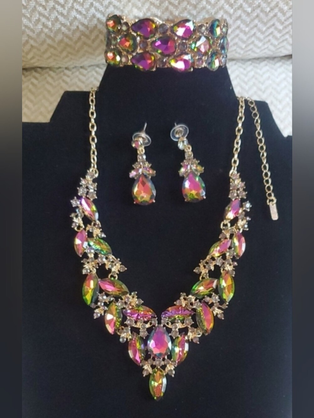 Iridescent Rhinestone Jewelry Set-Necklace, Bracelet, Earrings